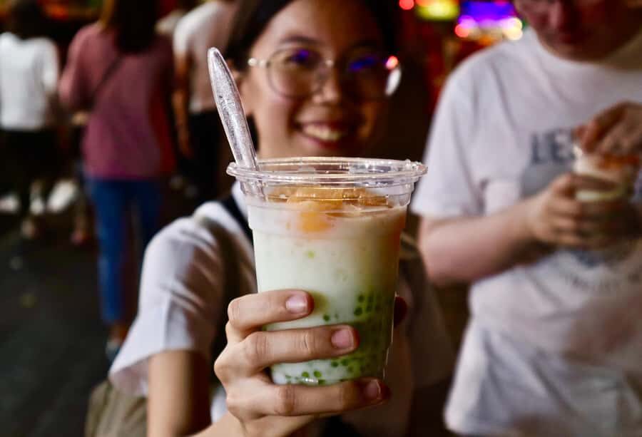 Bangkok: Chinatown Street Food Tour with 10+ Local Dishes - The Culinary Stops: A Taste of Authentic Bangkok