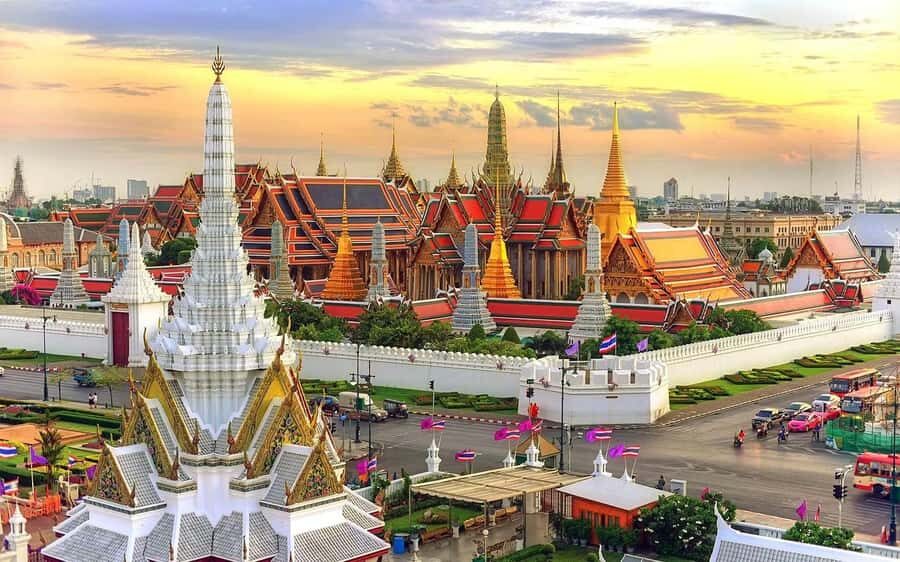 Bangkok: Grand Palace & Wat Pho Guided Walking Tour - The Practicalities: How the Tour Is Built for You
