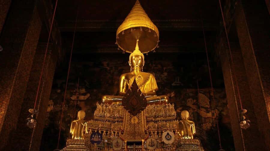 Bangkok: Grand Palace & Wat Pho Private Tour with Guide - Wat Pho: The Reclining Buddha & Thai Massage