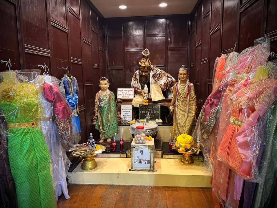 Bangkok; Huai Khwang Fortune Wealth & Career Blessing Tour - What to Expect from the Huai Khwang Wealth & Career Blessing Tour