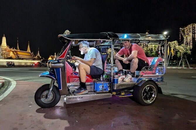 Bangkok Hungry Tuk Tuk Tour local food adventure Temples Markets - What Makes This Tour Stand Out