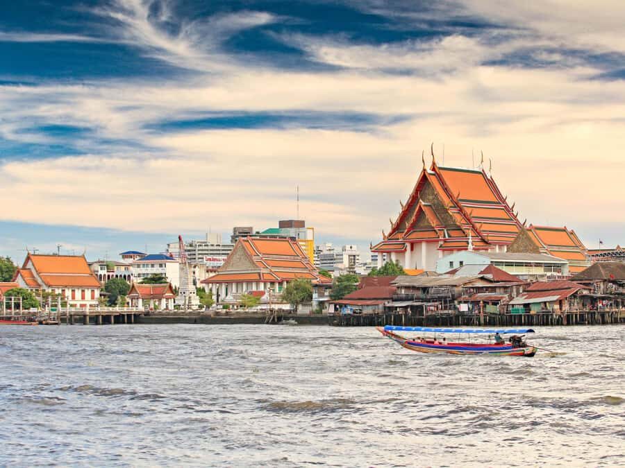 Bangkok: Khlong Toei Market & Bang Krachao Island Bike Tour - Transportation and Group Size