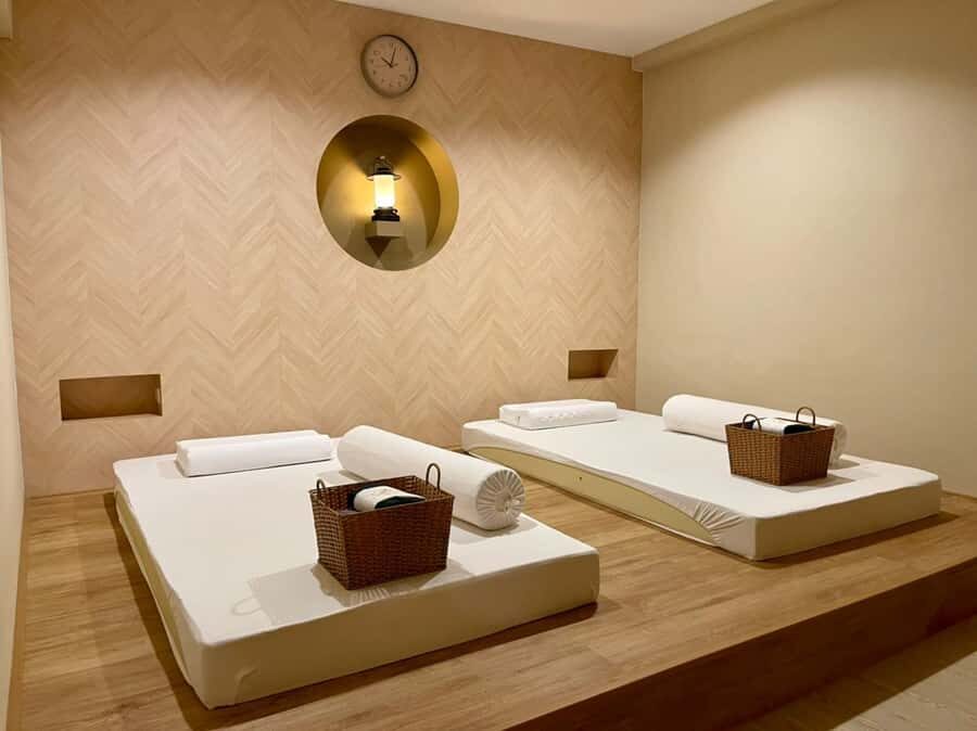 Bangkok: Lek Massage Spa Experiences at Siam Square - Location and Accessibility