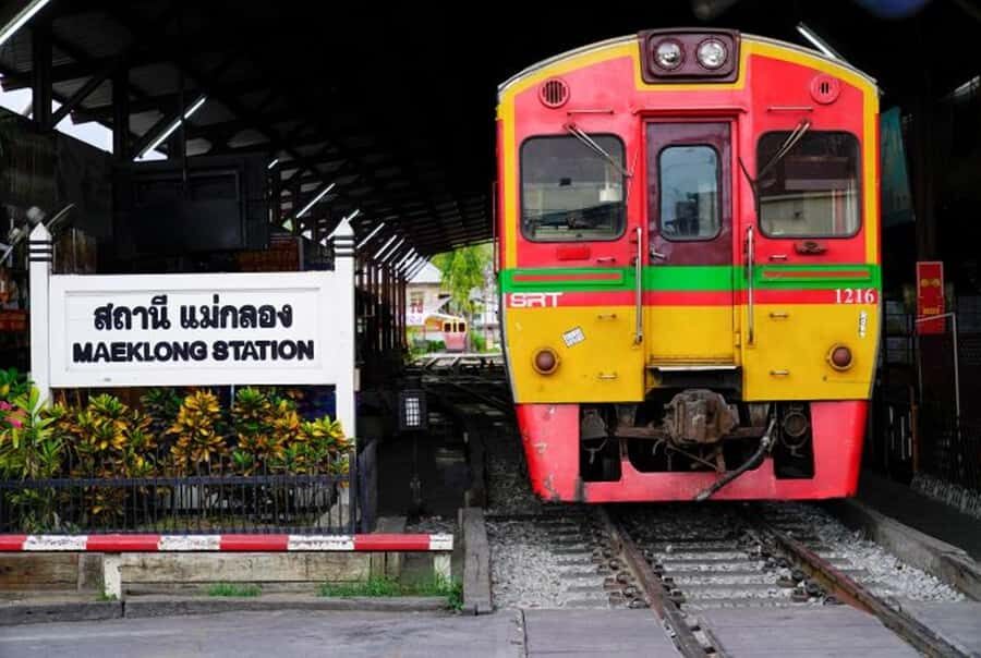 Bangkok: Private Firefly Night Cruise & Floating Market Tour - The Itinerary Breakdown