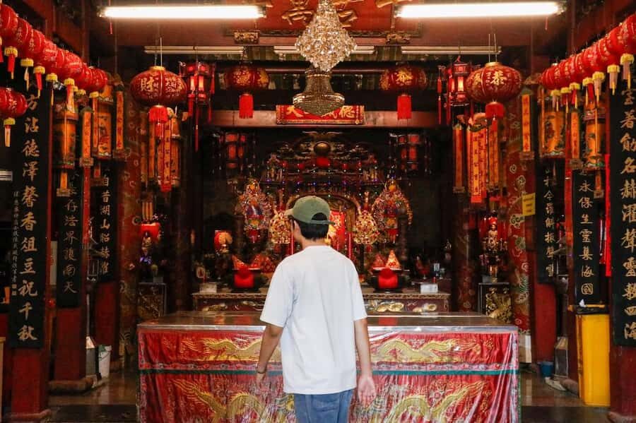 Bangkok: Sacred Temples & China Town Private Guided Tour - Discovering Bangkok’s Hidden Temples