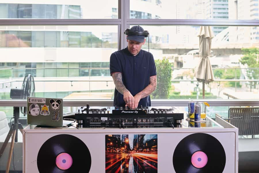 Bangkok: Saturday Unlimited Cocktail Brunch at W Bangkok - Who Is This Brunch Best For?