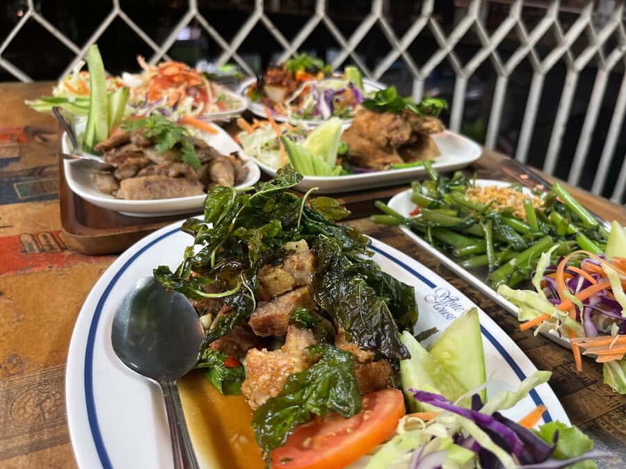 Bangkok Tuk Tuk Night Tour with food & drinks in Siam&Silom - A Closer Look at the Bangkok Tuk Tuk Night Tour