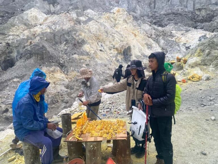 Banyuwangi: Mount Ijen Tour from a Different Perspective - Authentic Experiences & Local Insights