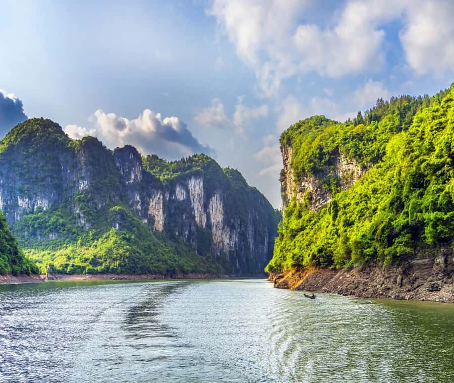 Baofeng Lake Entry Ticket with Boat Ride and Shuttle - The Boat Ride: A Relaxing Highlight