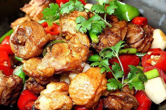 Beijing Hutong Night Tour with Yunnan Style Dinner and Boat Ride - Analyzing the Value