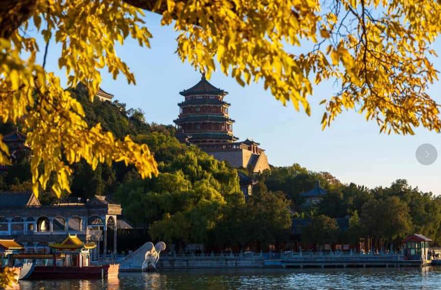 Beijing One-Day Tour: Mutianyu Great Wall & Summer Palace - Exploring the Mutianyu Great Wall