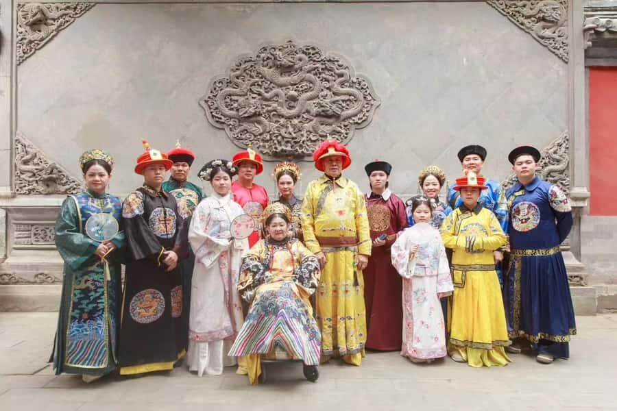 BeijingExperience of Qing Dynasty Costumes and Makeup - What Makes This Tour Stand Out