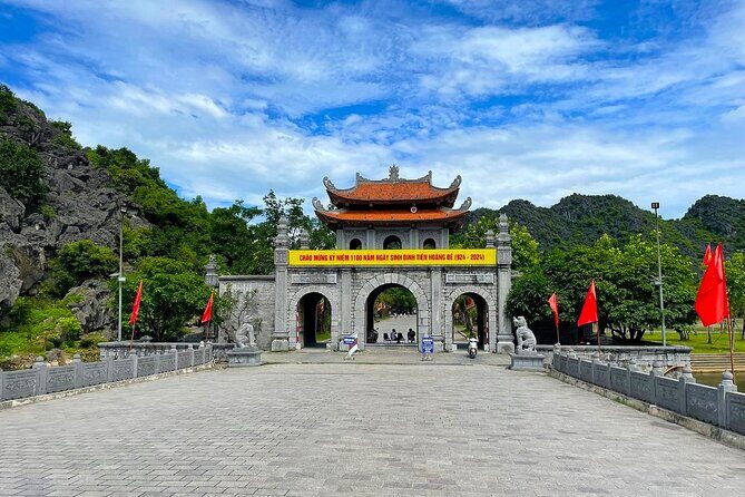 Best Day Trip to Incense Village, Tam Coc, Hoa Lu from Hanoi - Detailed Breakdown of the Itinerary