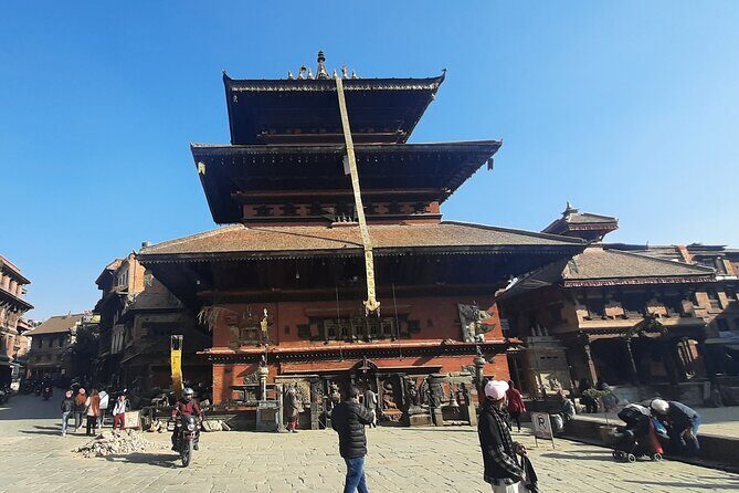 Bhaktapur Durbar Squar & Nagarkot Hill Day Tour from Kathmandu - Pottery Square: A Touch of Local Craftsmanship