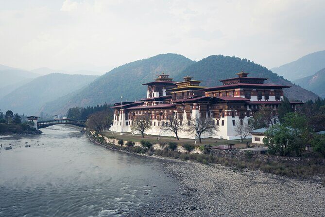 Bhutan 7 Days Cultural and Scenic Private Tour - Day-by-Day Breakdown: What to Expect