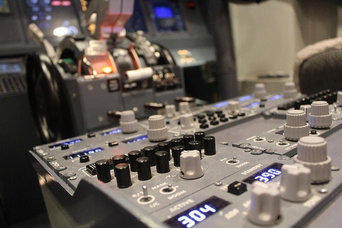 Boeing 737-800 flight simulator session. Scenic Flight - 30 mins - Pricing and Value