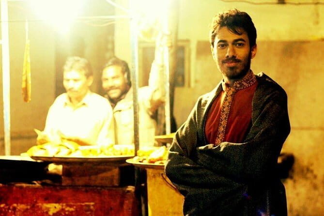 Bold bites on Karachis Burns Road - Authenticity and Local Insights from Reviews