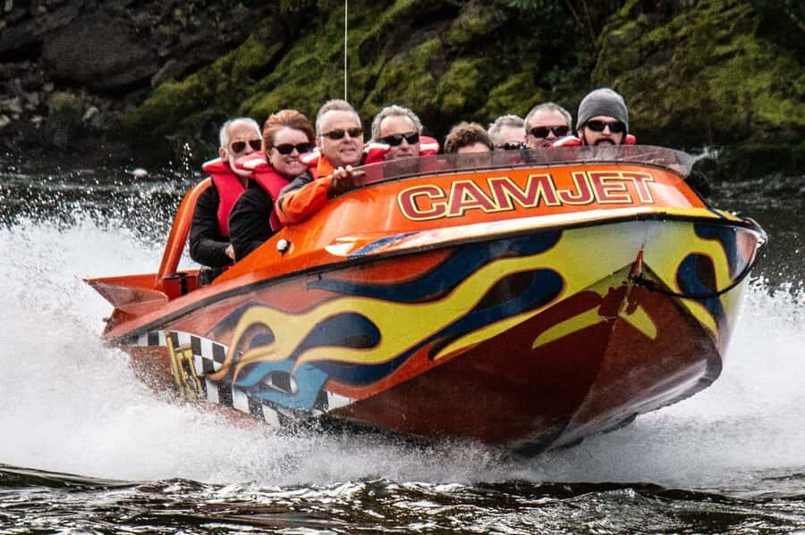 Cambridge Waikato New Zealand: Tour -45 Min Extreme Jet Boat - The Thrill Factor: Speed, Spins, and Rapids