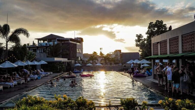 Canggu: BBQ Party at Salt Restaurant & Pool Bar - Who is This Experience Best Suited For?