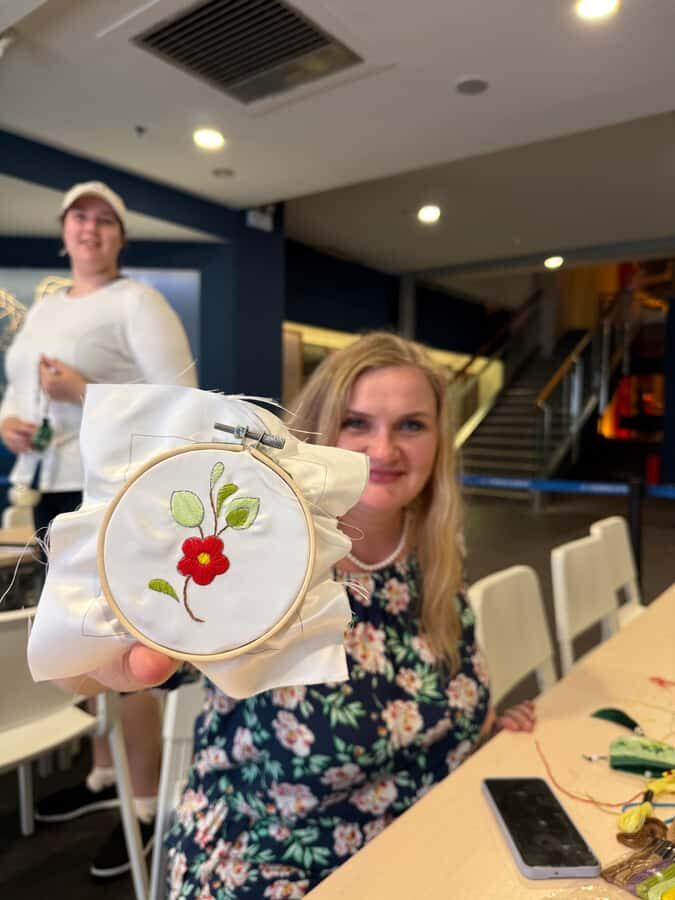 Chengdu Half-Day Tour: Shu Embroidery Handicraft Experience - Practical Details and Tips