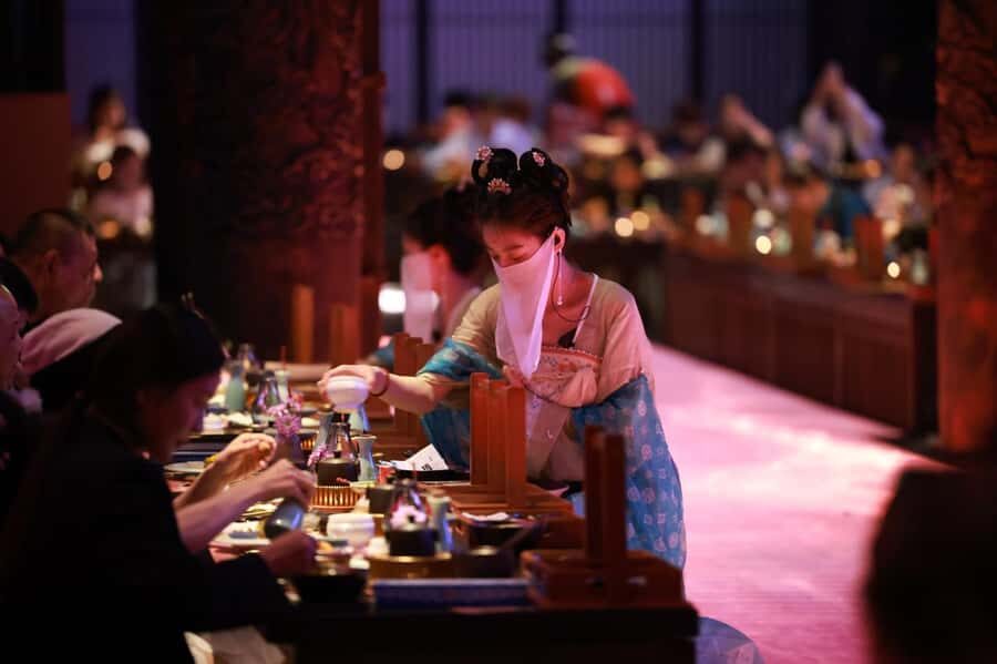 Chengdu: Royal Cultural Dinner Show  SHUYANFU - Authentic Insights from Reviews