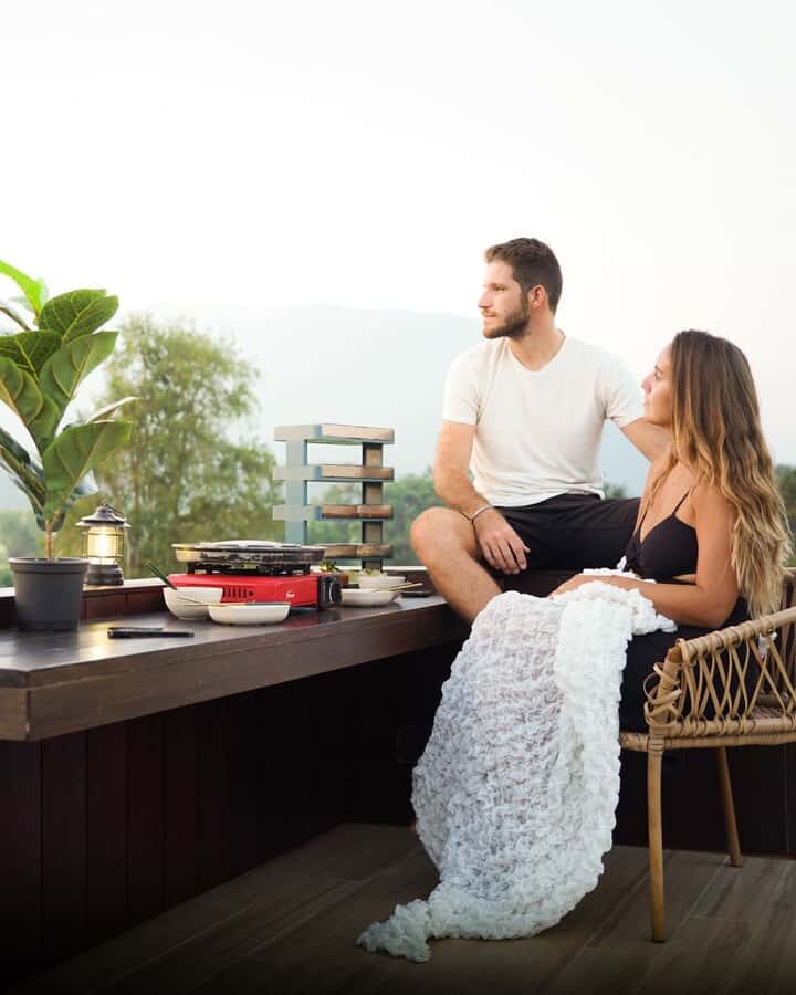 Chiang Dao 2-Day Tour: Cave, Cafe, Lodge Stay & Waterfalls - Detailed Breakdown of the Itinerary