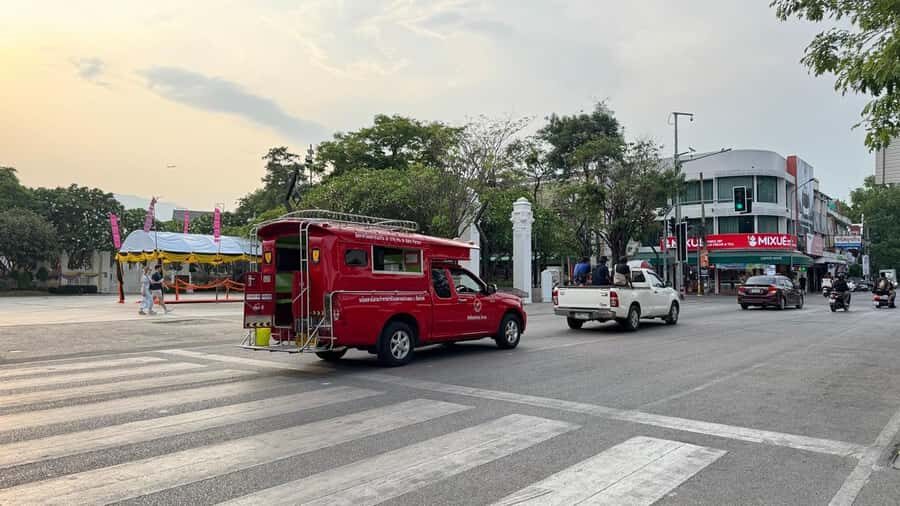 Chiang Mai: Boat Cruise, TukTuk & Songtaew Ride - In-Depth Look at the Itinerary