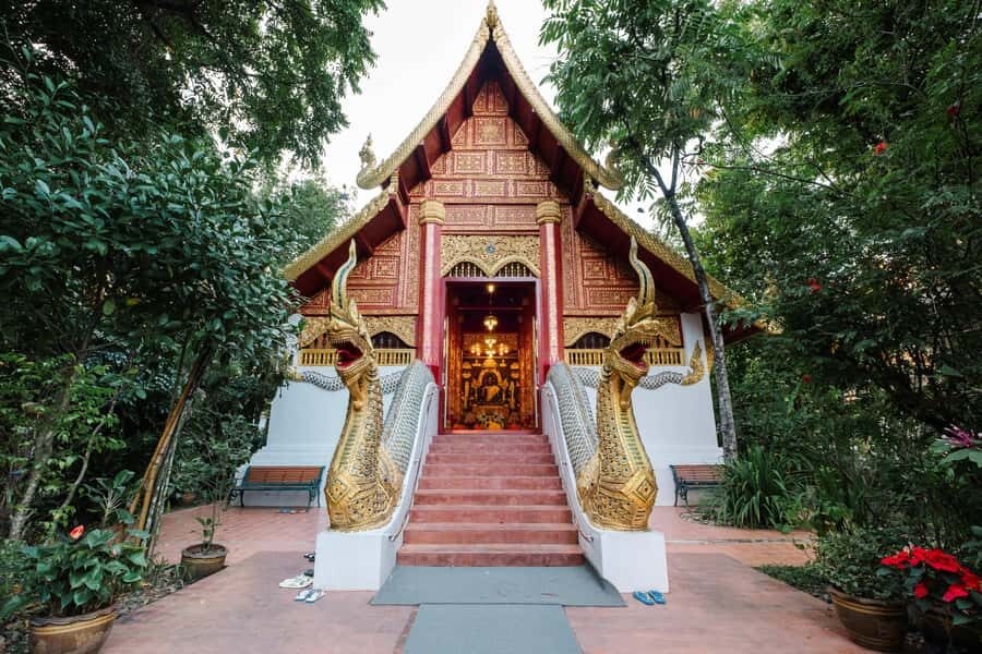Chiang Mai: Private Doi Suthep-Chiang Mai City Temple Tour - Visiting Doi Suthep: A Majestic Mountain Sanctuary