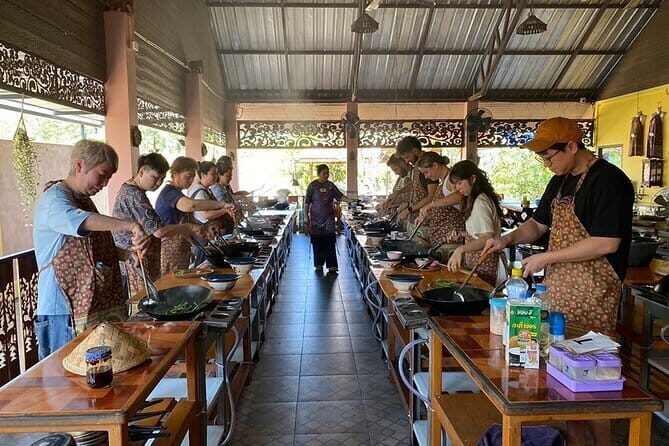 Chiang Mai Thai Cooking Market Tour with Lakeside Pavilions - What’s Included and What’s Not