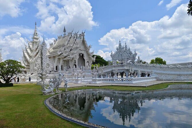 Chiang Rai Day Tour from Chiang Mai Red White and Blue Temples - Why This Tour Offers Great Value
