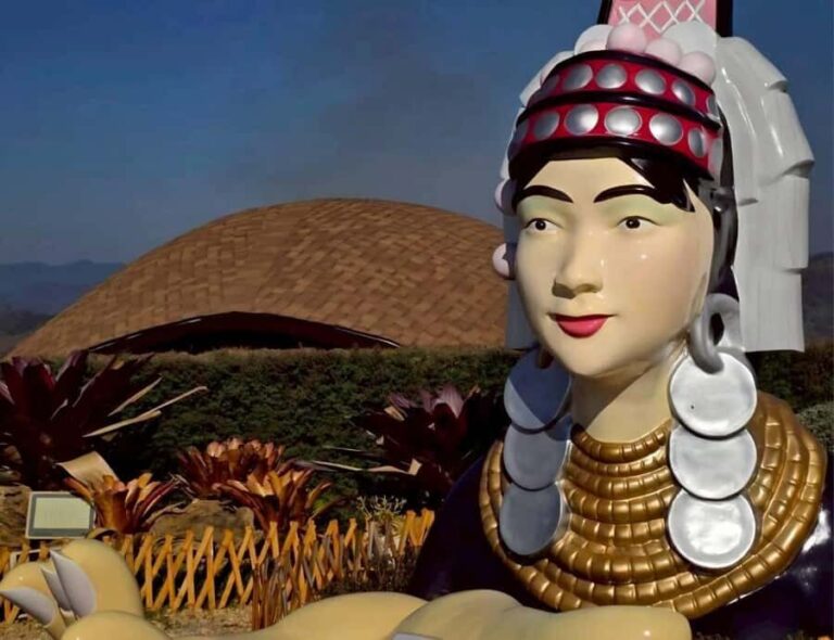 Chiang Rai: White Temple, Doi Chang, & Hot Springs Tour - Why Choose This Tour?