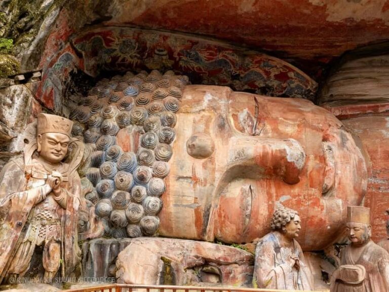 Chongqing: 2-Day Private Tour with Dazu Rock Carvings - Transportation and Group Size