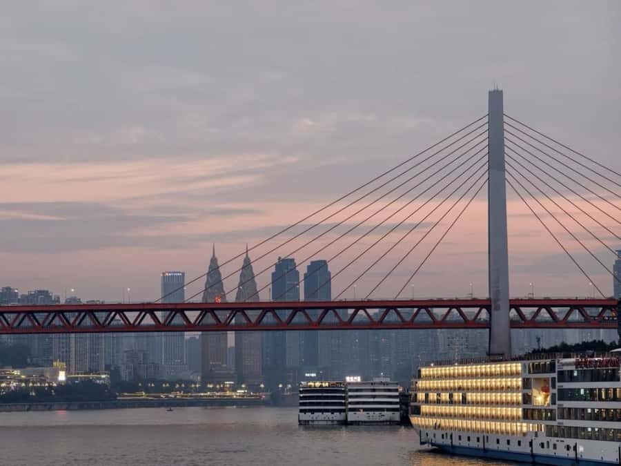 Chongqing Face-Changing Show & Yangtze River Night Cruise - Who Should Consider This Tour?