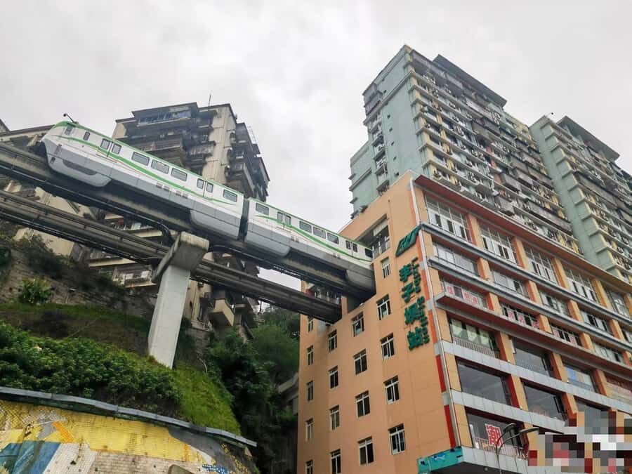 Chongqing: Night Tour of Two Rivers with guide-small group - Transportation & Group Dynamics