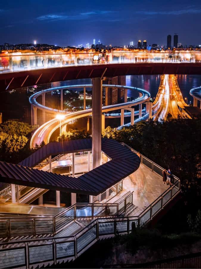 Chongqing: World Trade Center & Sujiaba Overpass Day Tour - Exploring Chongqing with the World Trade Center & Sujiaba Overpass Tour