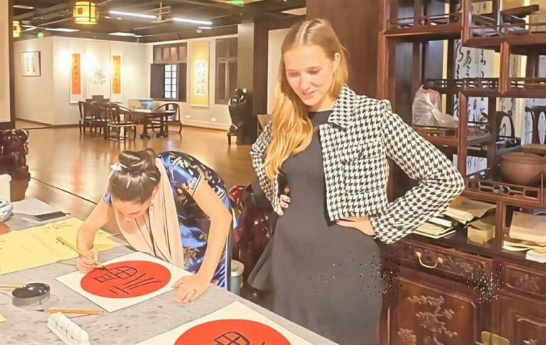Chongqing:Chinese Calligraphy Experience - A Cultural and Artistic Journey