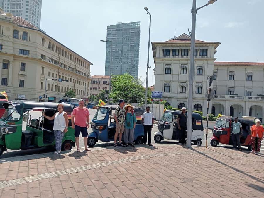 Colombo: Private Guided Tour of the City by Tuk with Tickets - Key Points