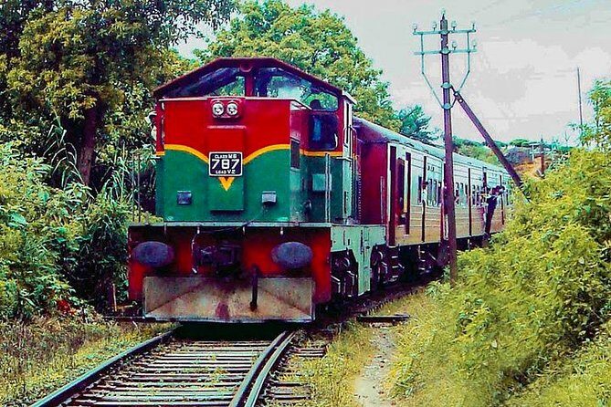 Colombo to Badulla train ride on (Train No: 1015 "Udarata Menike") - Authentic Review Highlights