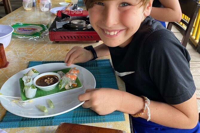 Cooking Class and Basket Boat Ride in Hoi An - Visiting a Local Market and Making Souvenirs