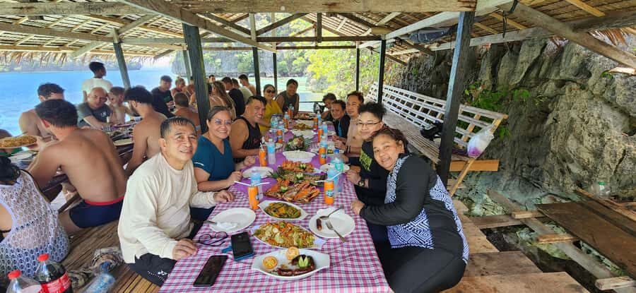 Coron: Super Ultimate Island Hopping Tour with Lunch - Practical Considerations