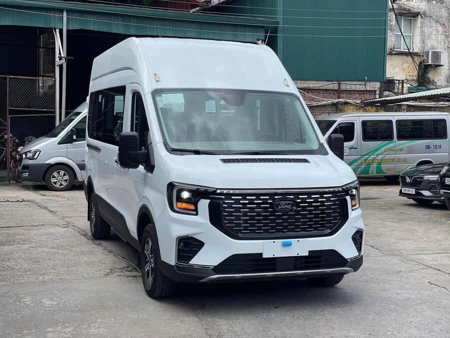 Da Nang: Small Group City Tour by Premium Minibus - Detailed Breakdown of the Tour Experience