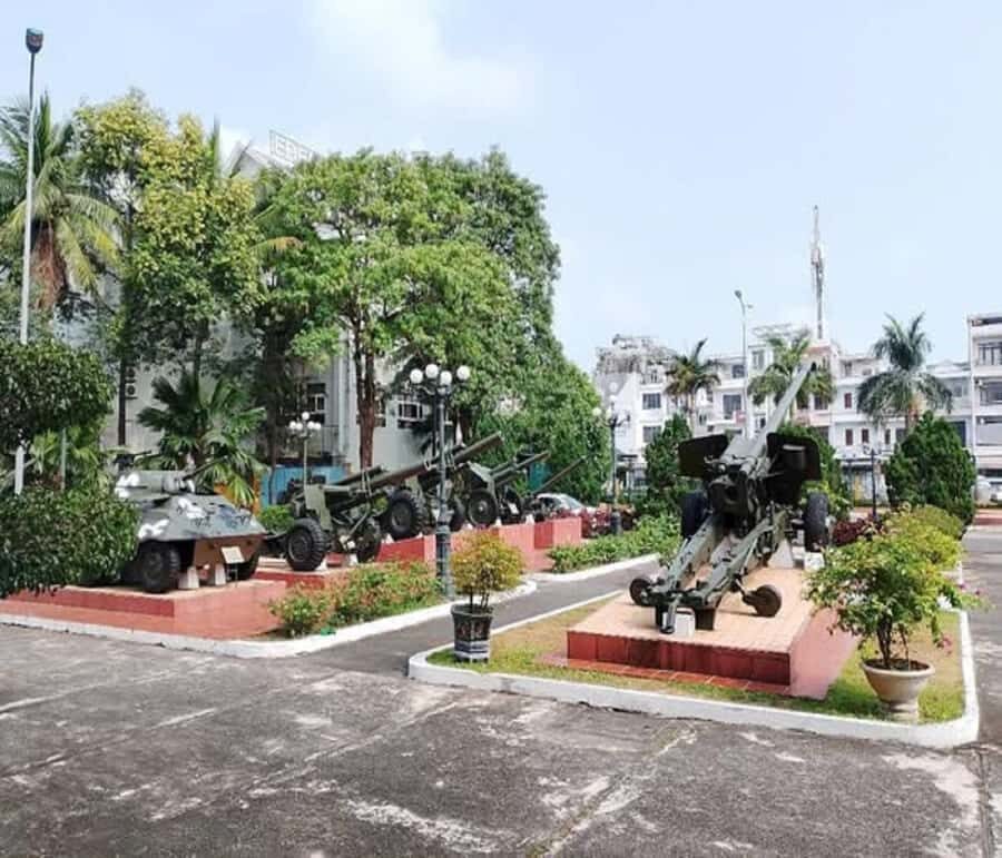 Da Nang/Vietnam War Tour History by Weapons & Foodie - An In-Depth Look at the Tour