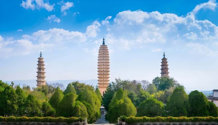 Dali: Chongsheng Temple, Xizhou, & Erhai Lake 1 Day Tour