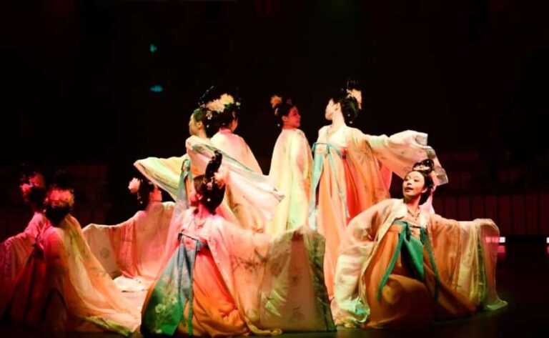 Dali Etiquette Banquet: Immersive Royal Feast Experience - Booking Details and Practical Tips