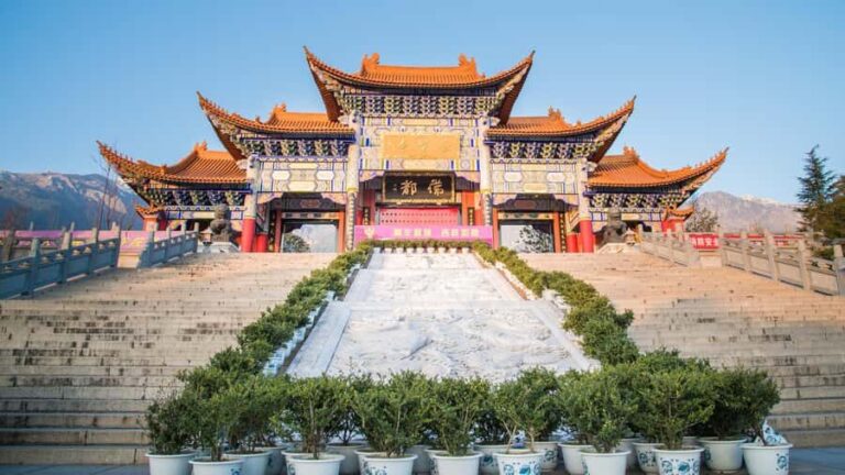 Dali Zen Tour: Chongsheng's Three Pagodas & Cliff Temple - Authentic Bai Cuisine for Lunch