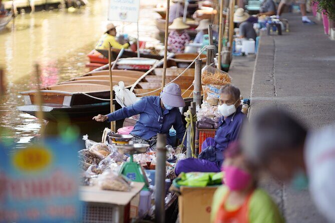 Day Tour From Bangkok to Maeklong and Damnoensaduak Market By Bus - FAQs