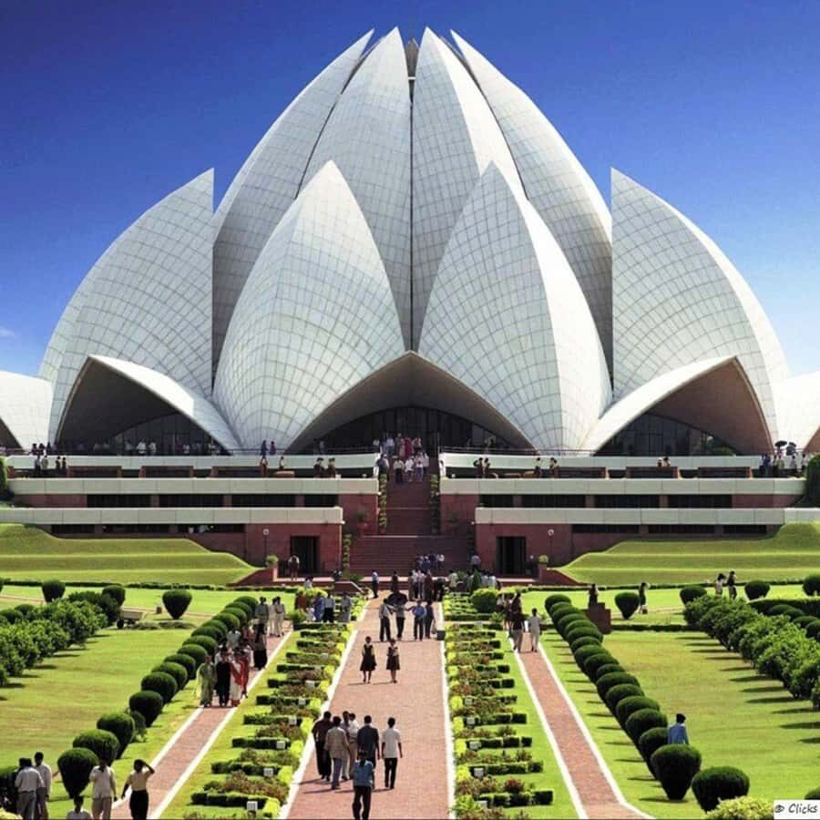 Delhi: 6 Hour Spiritual Temple Tour by Car With Female Guide - The Value of a Private, Guided Experience