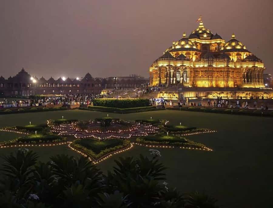 Delhi: Akshardham Light & Sound Show- Best short activity - Learning Through Guided Commentary