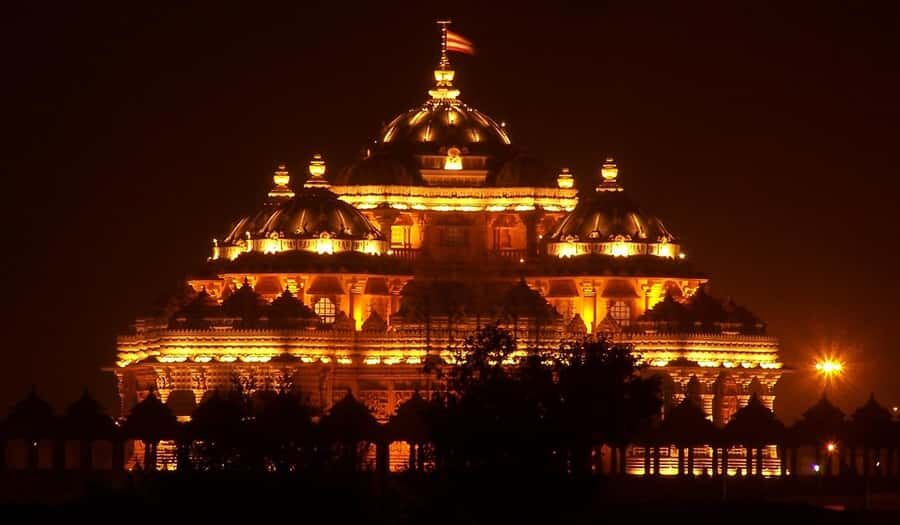 Delhi: Akshardham Temple Guided Tour w/ Water & Light Show