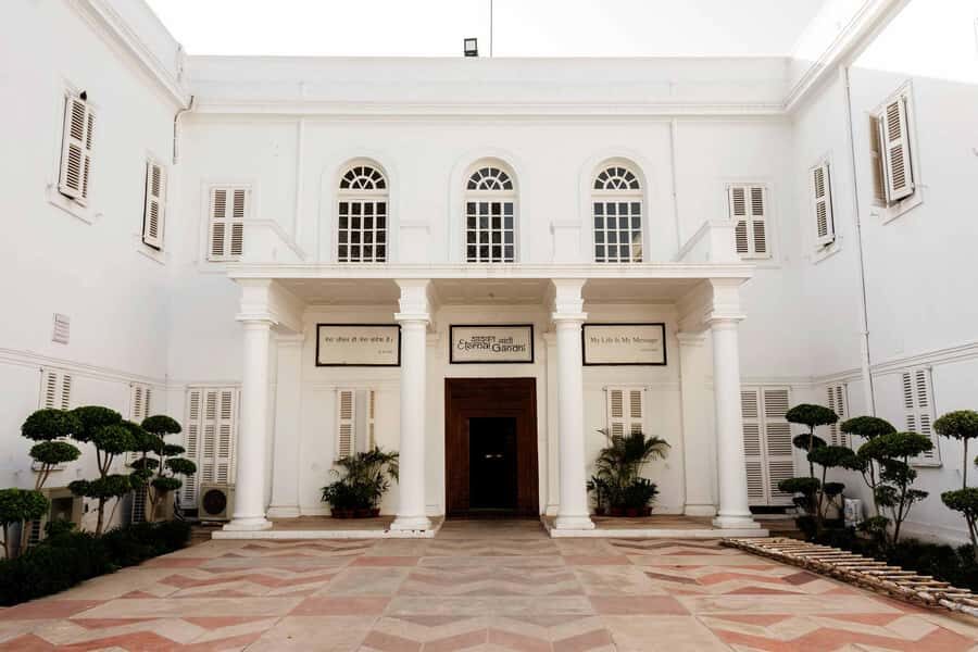 Delhi: Akshardham Water & Light Show and Gandhi Smriti Tour - Practical Details & Considerations